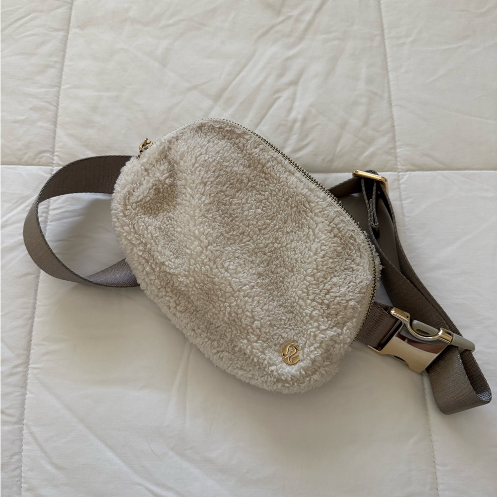 Everywhere Belt Bag
